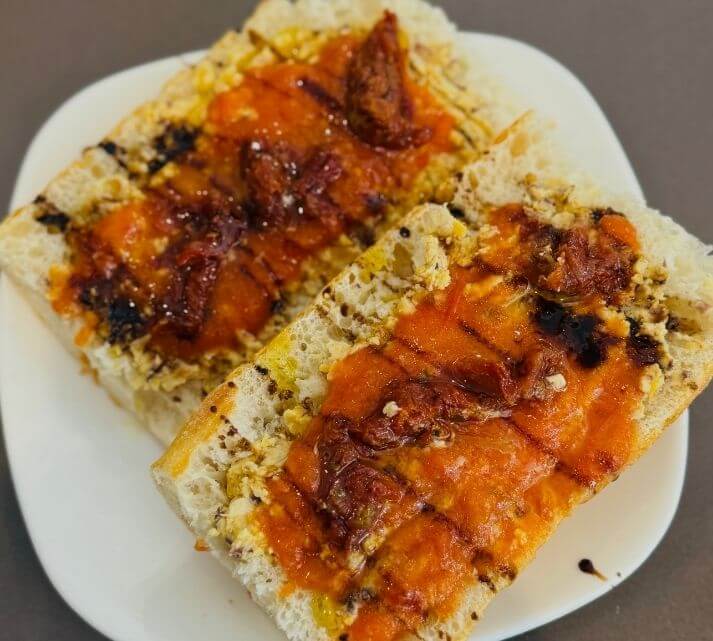 pinchos y tostas grandes hechas al momento en Eibar